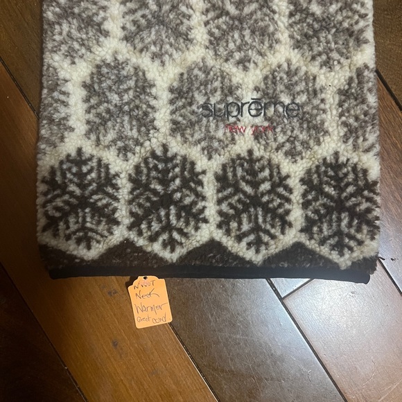 Supreme Neck Gaiter (neck warmer) “SnowFlake” slightly used FW18 - Picture 2 of 2